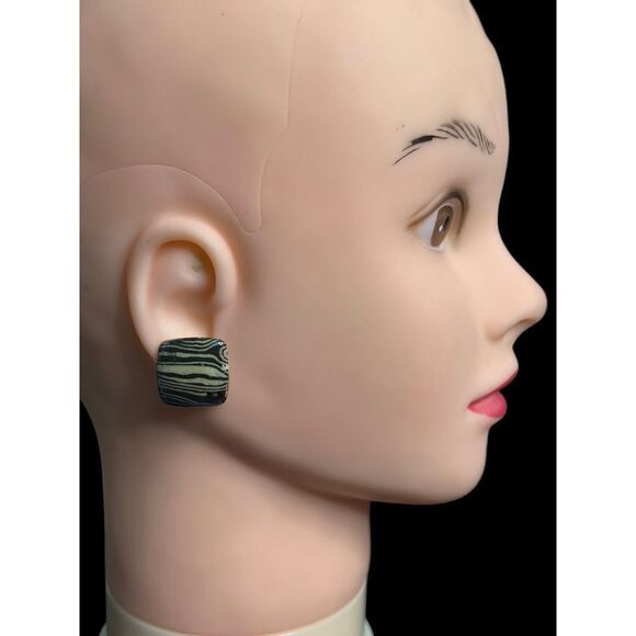 Beautiful vintage looking 2 pairs of earrings - Picture 1 of 5